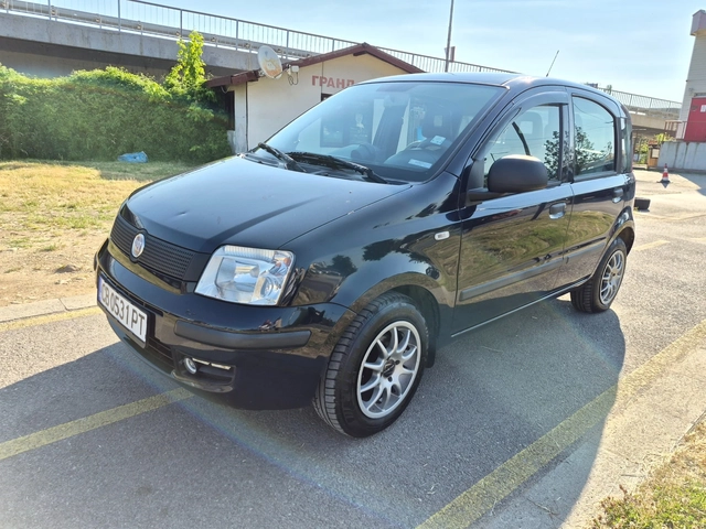 Fiat Panda 1.2i - автомобили, коли, обяви за нови и употребявани 0