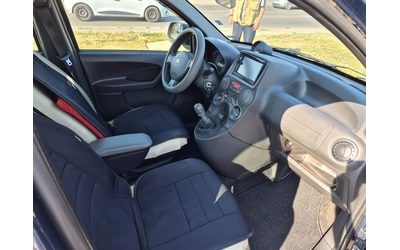 Fiat Panda 1.2i - автомобили, коли, обяви за нови и употребявани 10