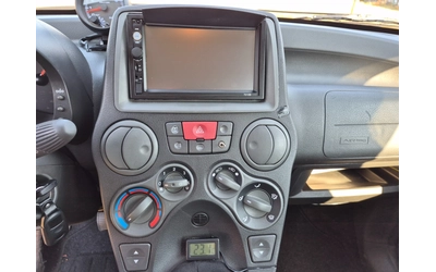 Fiat Panda 1.2i - автомобили, коли, обяви за нови и употребявани 12