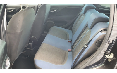 Fiat Punto 1.4 бензин 78к.с - автомобили, коли, обяви за нови и употребявани 12