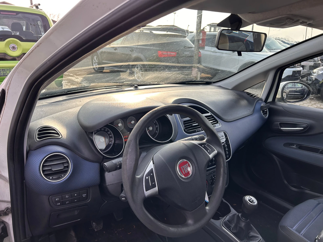 Fiat Punto 1.3MJET EURO 5 - автомобили, коли, обяви за нови и употребявани 10