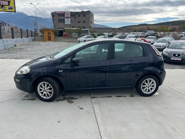 Fiat Punto 1.2i - автомобили, коли, обяви за нови и употребявани 2