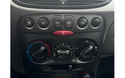 Fiat Punto Автоматик / Климатик / 136000км - автомобили, коли, обяви за нови и употребявани 12