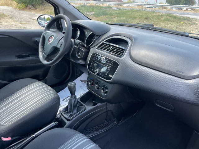 Fiat Punto 1.3M-jet-EVO-ITALIA - автомобили, коли, обяви за нови и употребявани 9