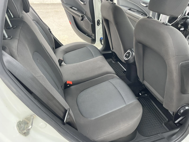 Fiat Punto 1.4I 90кс 6 СКОРОСТИ EURO 4 КЛИМАТИК - автомобили, коли, обяви за нови и употребявани 9