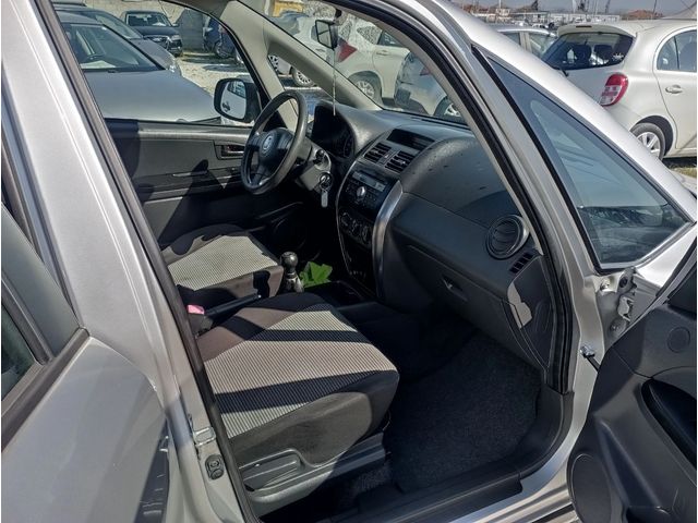 Fiat Sedici 1.6 бензин, 4х4, Италия - автомобили, коли, обяви за нови и употребявани 9