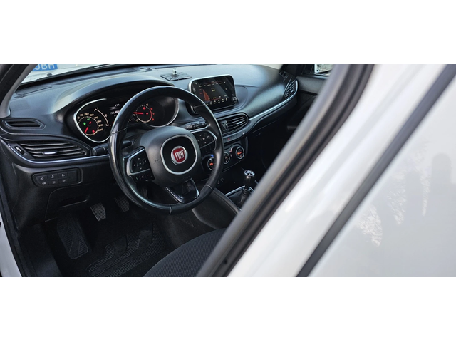 Fiat Tipo 1.4iT-120кс-6ск+ ЗАВОДСКА ГАЗ! - автомобили, коли, обяви за нови и употребявани 14