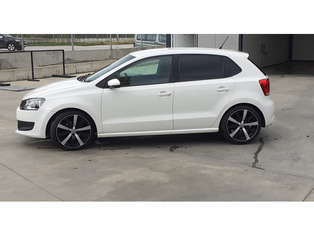 Фолксваген - автомобили, коли, обяви за нови и употребявани 0