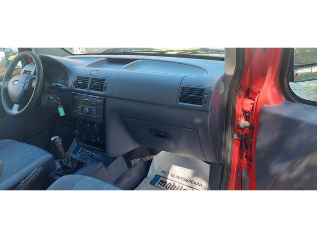 Ford Connect 1.8 tdci клима - автомобили, коли, обяви за нови и употребявани 8