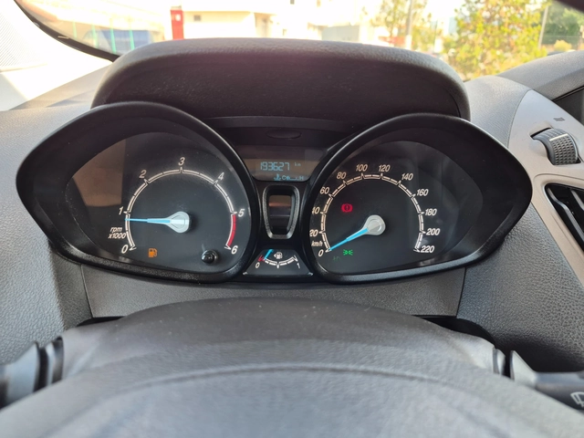 Ford Courier 1.5D - автомобили, коли, обяви за нови и употребявани 13