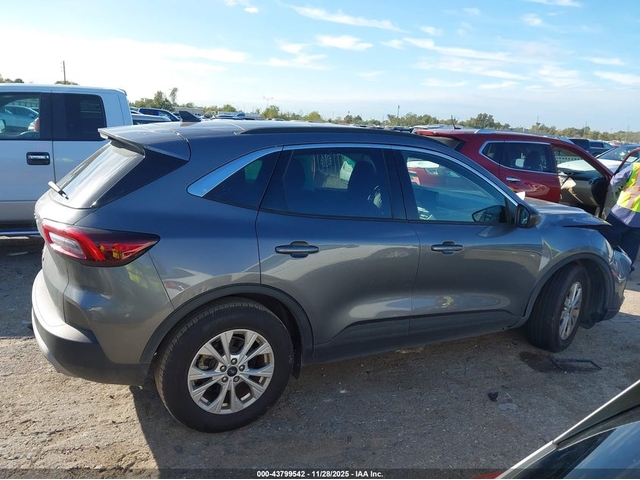 Ford Escape 1.5L I-3 DI, DOHC, VVT, TURBO, 180HP Front Wheel Drive - автомобили, коли, обяви за нови и употребявани 13