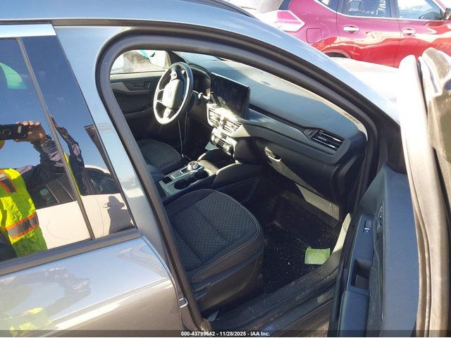 Ford Escape 1.5L I-3 DI, DOHC, VVT, TURBO, 180HP Front Wheel Drive - автомобили, коли, обяви за нови и употребявани 4