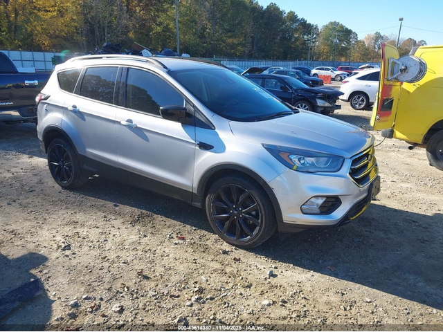Ford Escape 1.5L I-4 DI, DOHC, VVT, TURBO, 179HP Front Wheel Drive - автомобили, коли, обяви за нови и употребявани 0