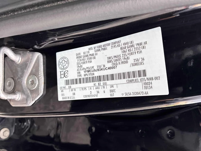 Ford Escape * Titanium * 2 КЛЮЧА* PANO* KEYLESS* ПОДГРЕВ* - автомобили, коли, обяви за нови и употребявани 9