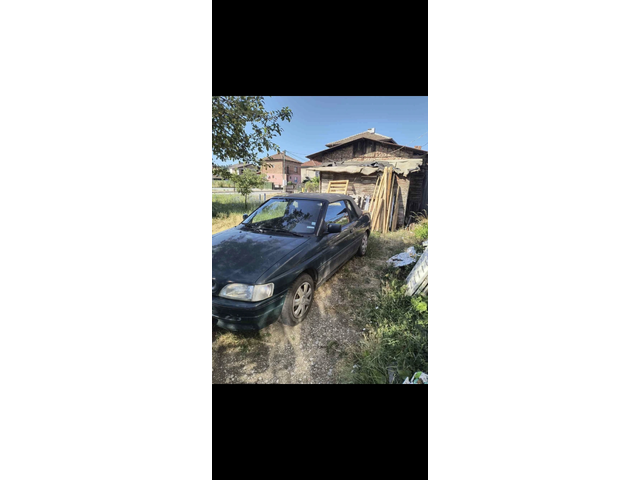 Ford Escort Има монитор с тъч скрин и камера за задно връщане - автомобили, коли, обяви за нови и употребявани 1