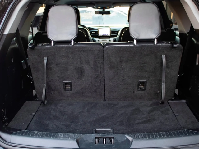 Ford Explorer 4x4 XLT - NAVI-3RD ROW SEATS-NO ACCIDENTS-CARPLAY - автомобили, коли, обяви за нови и употребявани 10