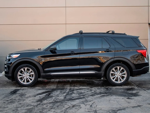 Ford Explorer 4x4 XLT - NAVI-3RD ROW SEATS-NO ACCIDENTS-CARPLAY - автомобили, коли, обяви за нови и употребявани 1