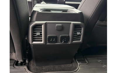 Ford F150 4WD SuperCrew Box * V8 * ПАНОРАМА * CARFAX - автомобили, коли, обяви за нови и употребявани 12