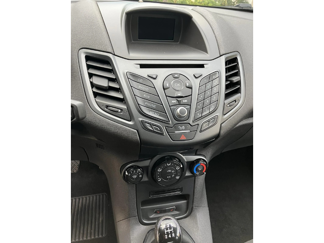 Ford Fiesta 1.0 EcoBoost Celebration - автомобили, коли, обяви за нови и употребявани 1