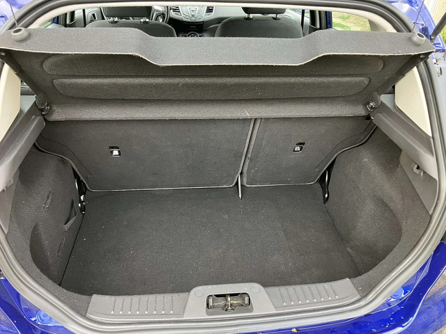 Ford Fiesta 1.0 EcoBoost Celebration - автомобили, коли, обяви за нови и употребявани 3