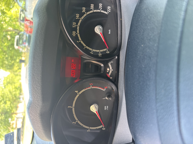 Ford Fiesta 1.4 TDCI - автомобили, коли, обяви за нови и употребявани 9