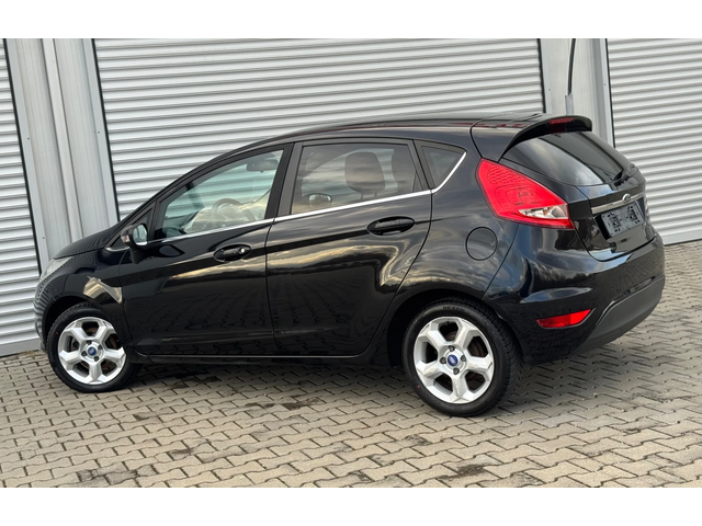 Ford Fiesta 1, 3i 82ps, 5вр., Titanium, ел.пак., климатр., мул - автомобили, коли, обяви за нови и употребявани 2