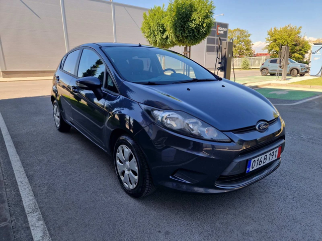 Ford Fiesta 1.6 / 90 к.с. - автомобили, коли, обяви за нови и употребявани 0