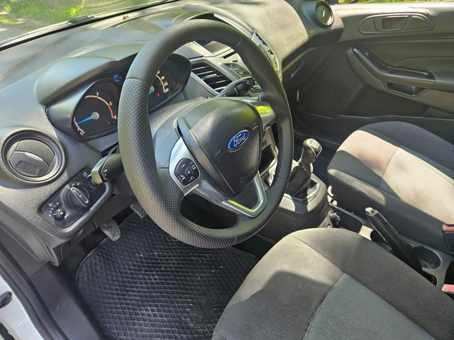 Ford Fiesta Товарен - автомобили, коли, обяви за нови и употребявани 8