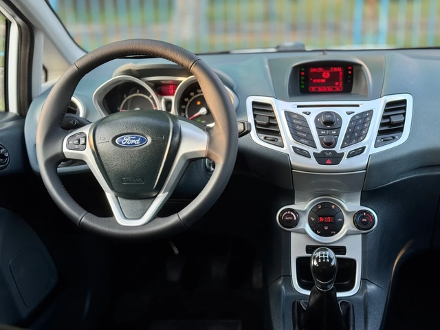Ford Fiesta 1.6TDCi~90hp~ITALY - автомобили, коли, обяви за нови и употребявани 10