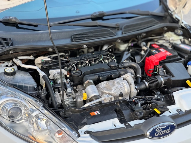 Ford Fiesta 1.6TDCi~90hp~ITALY - автомобили, коли, обяви за нови и употребявани 15