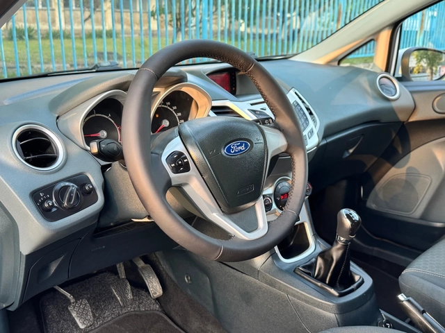 Ford Fiesta 1.6TDCi~90hp~ITALY - автомобили, коли, обяви за нови и употребявани 8