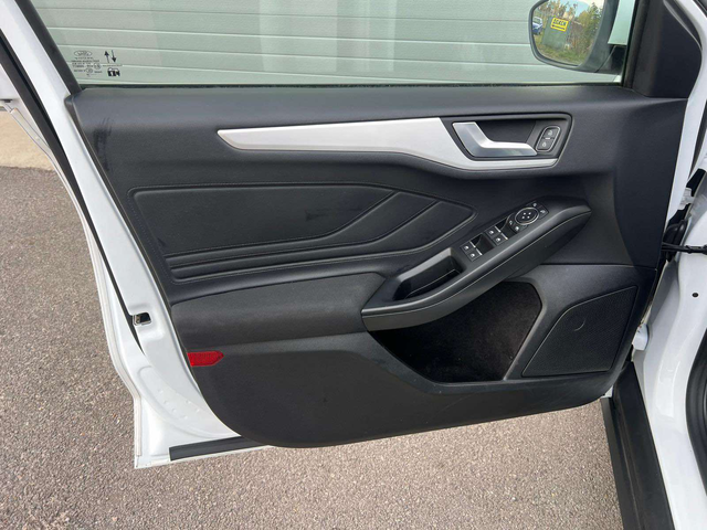 Ford Focus 1.0 EcoBoost (100 кс) - автомобили, коли, обяви за нови и употребявани 6