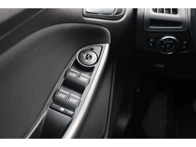 Ford Focus Focus - автомобили, коли, обяви за нови и употребявани 16