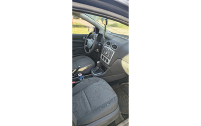 Ford Focus 1.6 16V (100 кс) - автомобили, коли, обяви за нови и употребявани 4