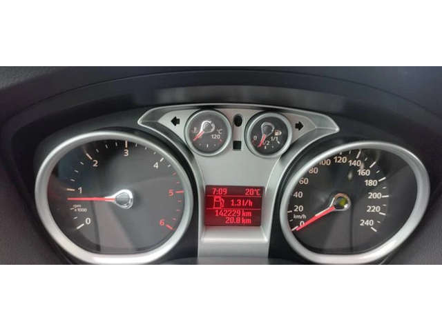 Ford Focus 1, 6d 109ps Ghia - автомобили, коли, обяви за нови и употребявани 10