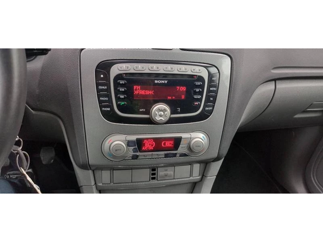 Ford Focus 1, 6d 109ps Ghia - автомобили, коли, обяви за нови и употребявани 11