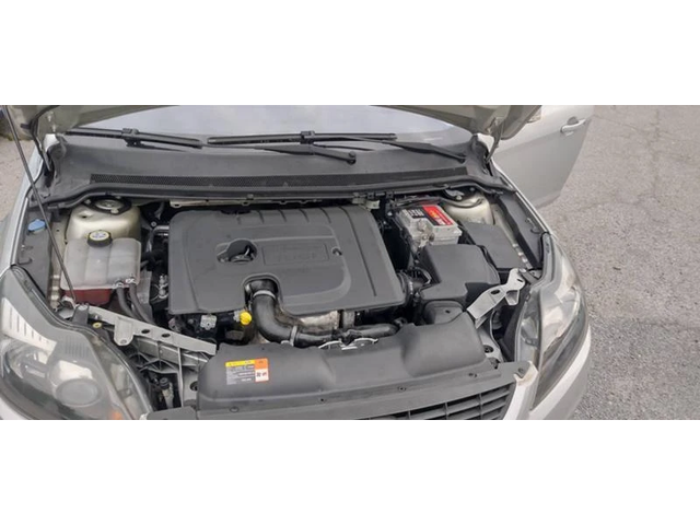 Ford Focus 1, 6d 109ps Ghia - автомобили, коли, обяви за нови и употребявани 14
