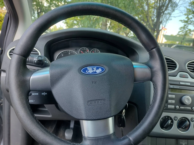 Ford Focus 1,6d 90ps KLIMA - автомобили, коли, обяви за нови и употребявани 5