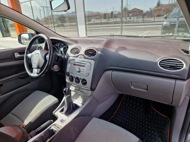 Ford Focus 1.8 / 125 к.с. - автомобили, коли, обяви за нови и употребявани 13