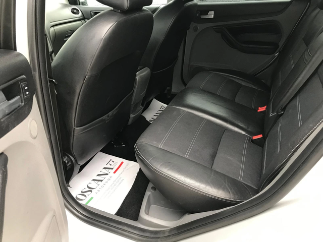 Ford Focus 1.6TDCI* Ghia* 90l.c.* Лизинг - автомобили, коли, обяви за нови и употребявани 8
