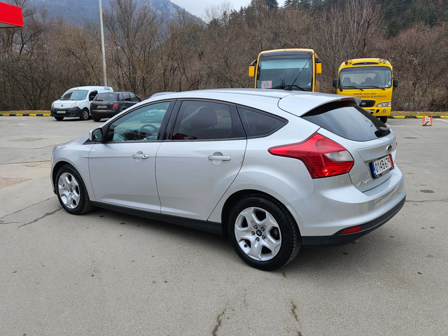 Ford Focus 1.6 Hdi Klimatron/2014g - автомобили, коли, обяви за нови и употребявани 3