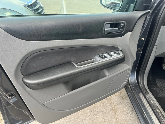 Ford Focus 2.0I Бензин Газ - автомобили, коли, обяви за нови и употребявани 9