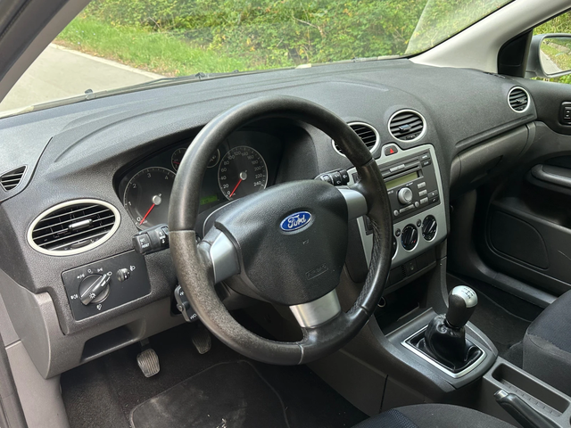 Ford Focus 1.6TDCi/90 - автомобили, коли, обяви за нови и употребявани 8