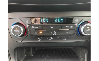 Ford Focus RS 2.3 - автомобили, коли, обяви за нови и употребявани 10