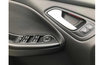 Ford Focus RS 2.3 - автомобили, коли, обяви за нови и употребявани 13