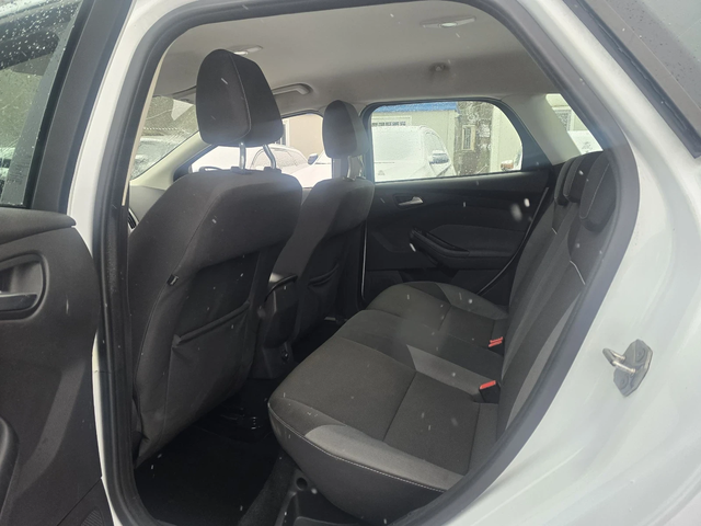 Ford Focus 1.6tdci 95к.с Titanium - автомобили, коли, обяви за нови и употребявани 11