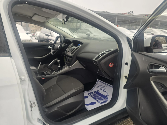 Ford Focus 1.6tdci 95к.с Titanium - автомобили, коли, обяви за нови и употребявани 13