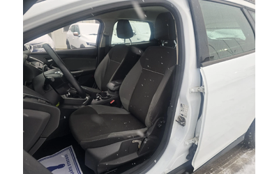 Ford Focus 1.6tdci 95к.с Titanium - автомобили, коли, обяви за нови и употребявани 9