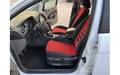 Ford Focus 1.6i 116кс ГАЗОВ ИНЖЕКЦИОН КЛИМАТРОНИК - автомобили, коли, обяви за нови и употребявани 7