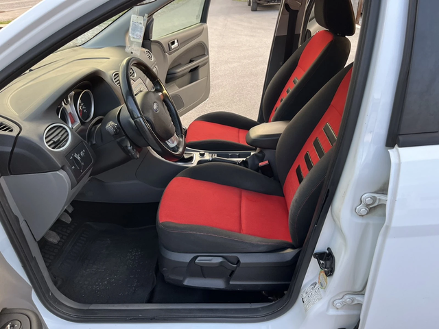 Ford Focus 1.6i 116кс ГАЗОВ ИНЖЕКЦИОН КЛИМАТРОНИК - автомобили, коли, обяви за нови и употребявани 7